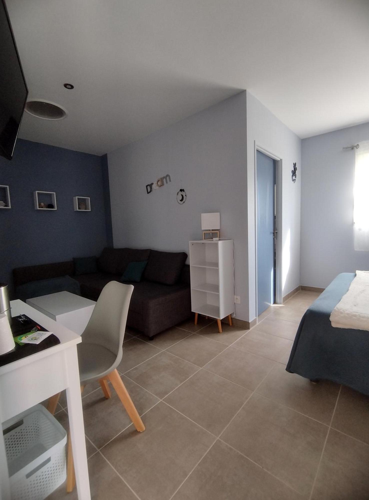 La Sarlamandre, Chambres Et Table D'Hotes Marcillac-Saint-Quentin エクステリア 写真