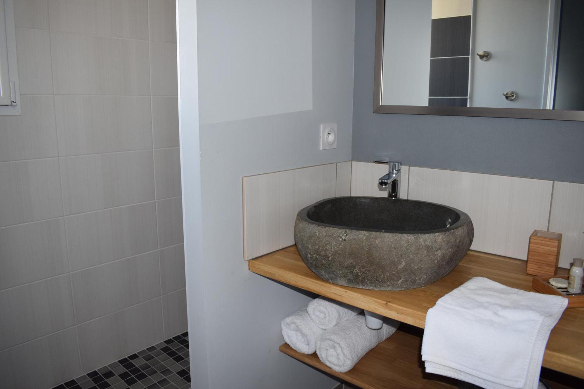 La Sarlamandre, Chambres Et Table D'Hotes Marcillac-Saint-Quentin エクステリア 写真