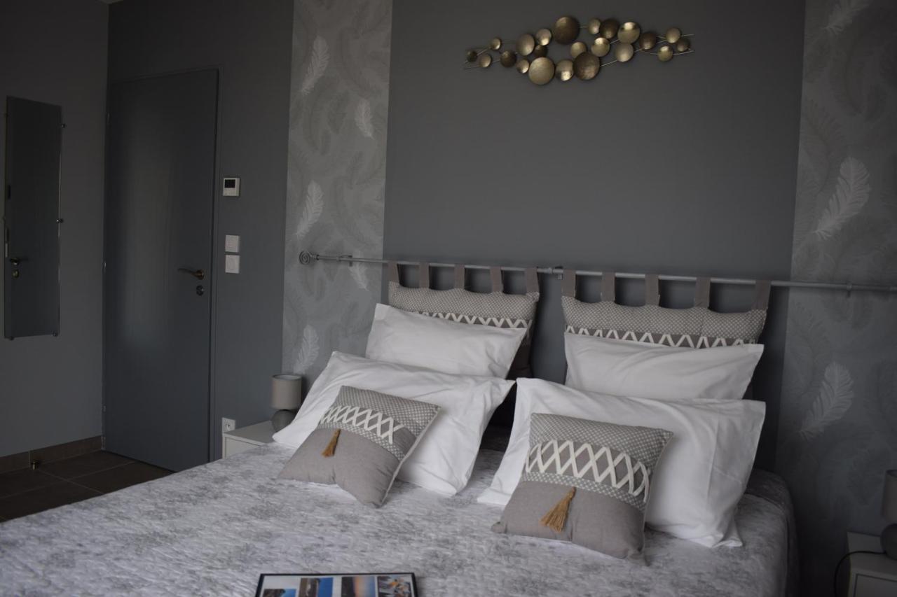 La Sarlamandre, Chambres Et Table D'Hotes Marcillac-Saint-Quentin エクステリア 写真