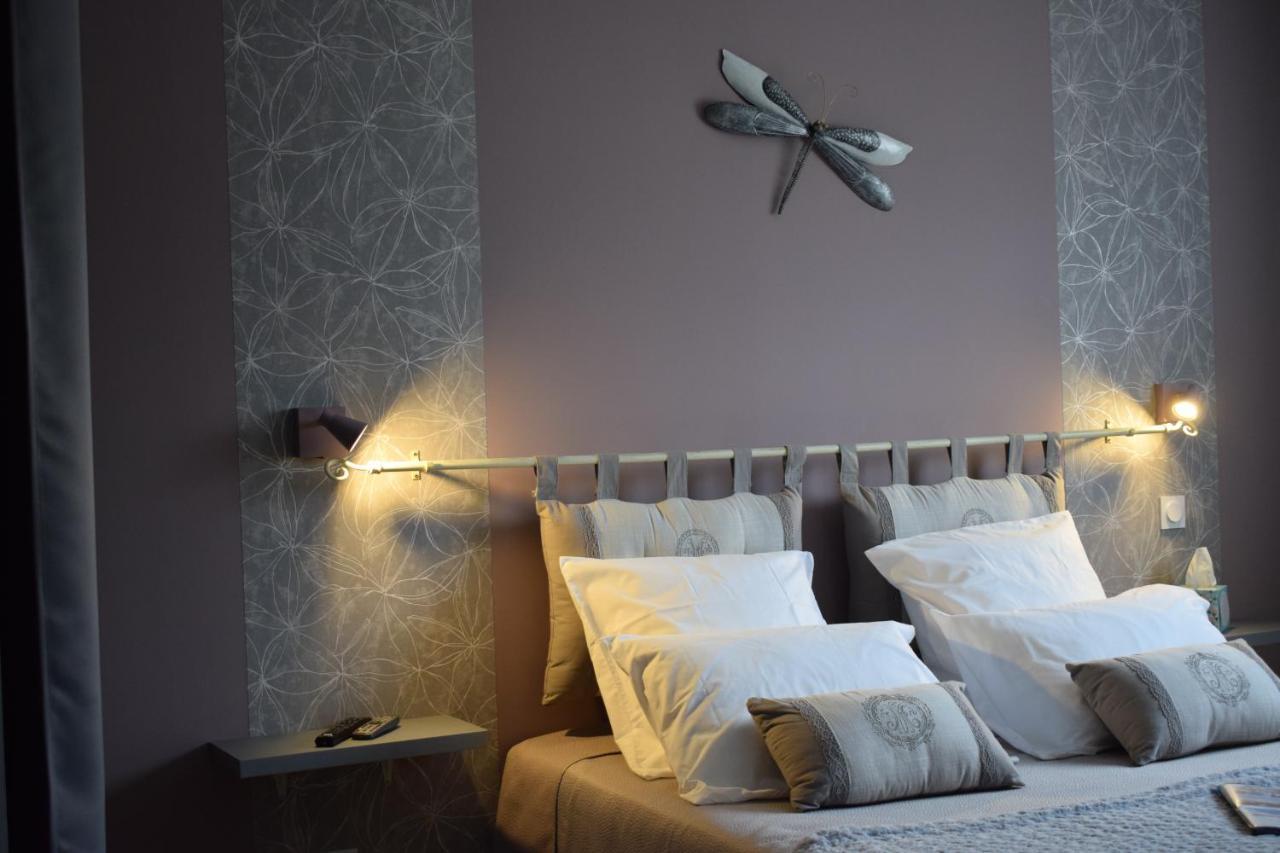 La Sarlamandre, Chambres Et Table D'Hotes Marcillac-Saint-Quentin エクステリア 写真