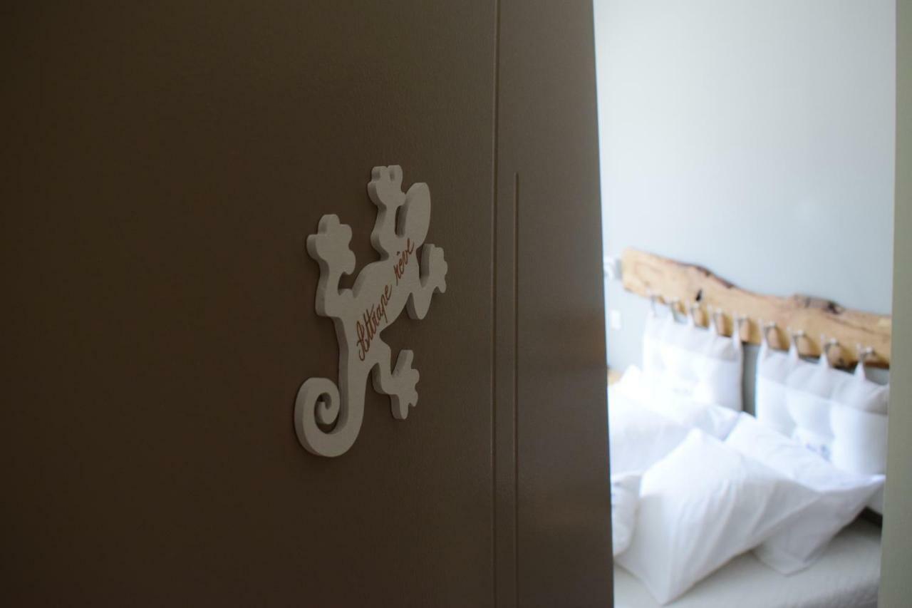 La Sarlamandre, Chambres Et Table D'Hotes Marcillac-Saint-Quentin エクステリア 写真